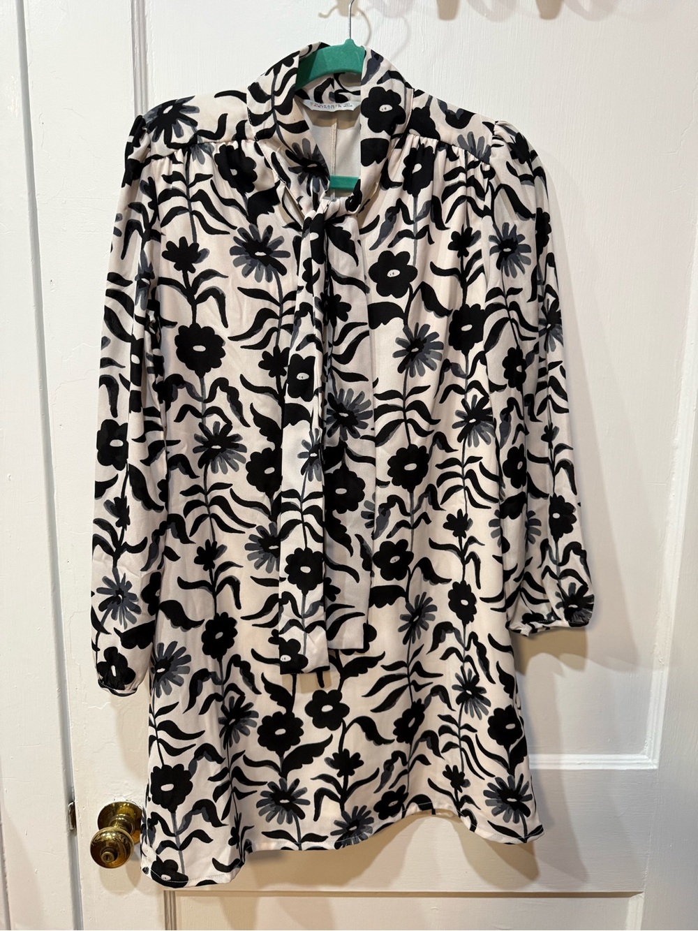 Compania Fantastica Black Gray Cream Floral Print Shift Dress Knee Length Size S